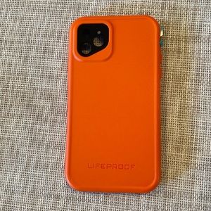 NEW - LIFEPROOF iPhone 11 Case